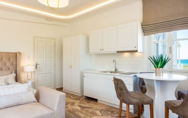 Pinelopi Beach Suites