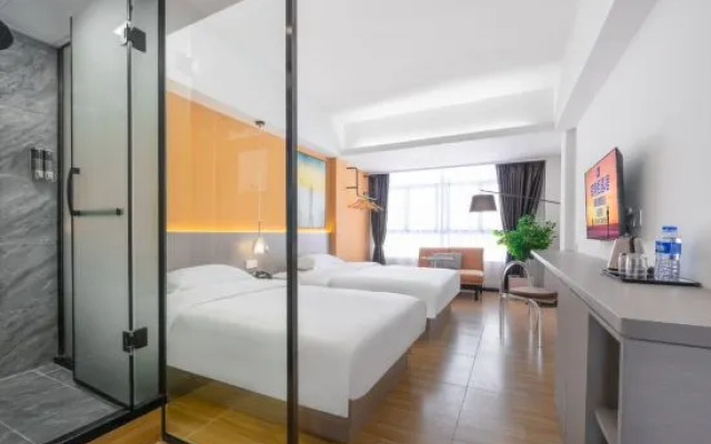 Encounter at the Corner Lodge Hotel (Shantou Chenghai Pumei Flagship Store)