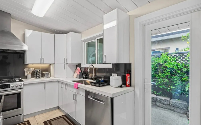 Entire 3br House With Playground