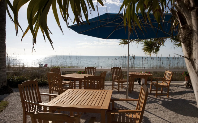 Naples Beach Club, a Four Seasons Resort