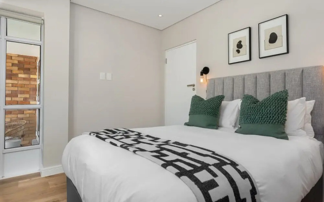 Varsam Court 15