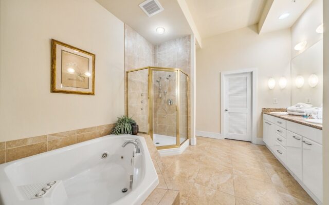 Crc0104 3 Bedroom Condo