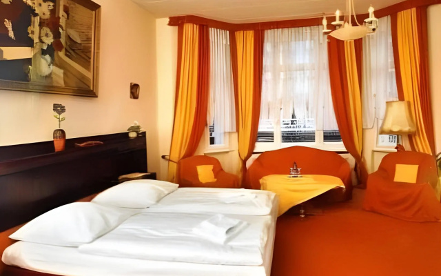 Hotel Pension Savoy