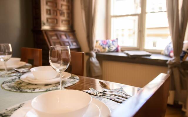 Old Town Folk Apartment