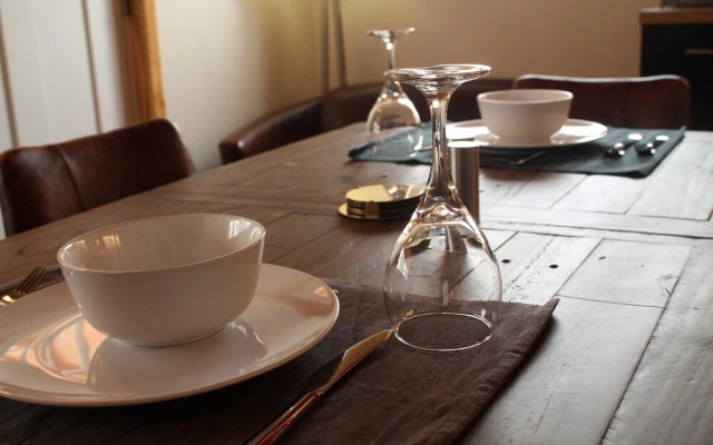 Red Cariboo Apartments