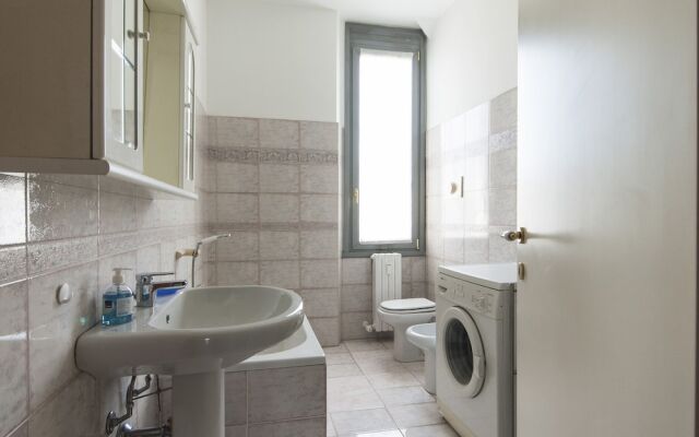 Bright & Cozy Flat near Navigli, Iulm, Tortona