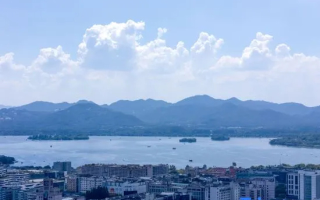Yizhong Hotel (Hangzhou Hubin Intime in77) – Outside – Hangzhou