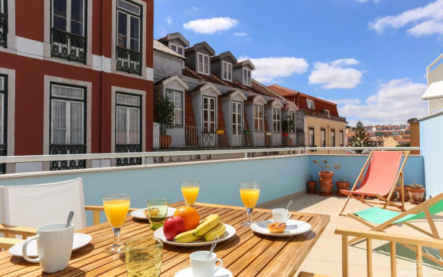 Azulejos' Charming Apartment with Terrace 2 by Lisbonne Collection