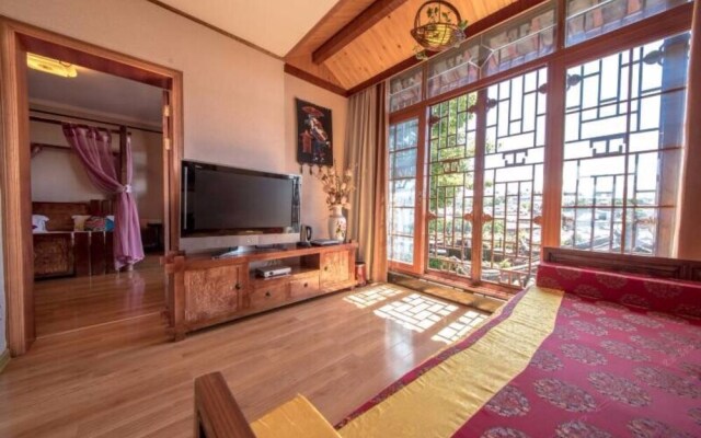 Lijiang Qianxuelou Hotel