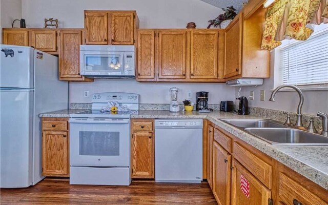 Bear Crossing - Two Bedroom Cabin