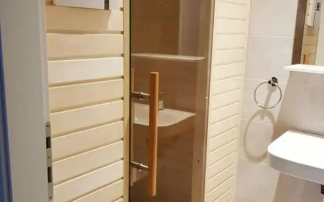 Ema With Pool & Sauna