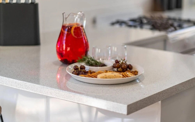 Harmony at Henley Beach-Wifi - Nespresso - Netflix