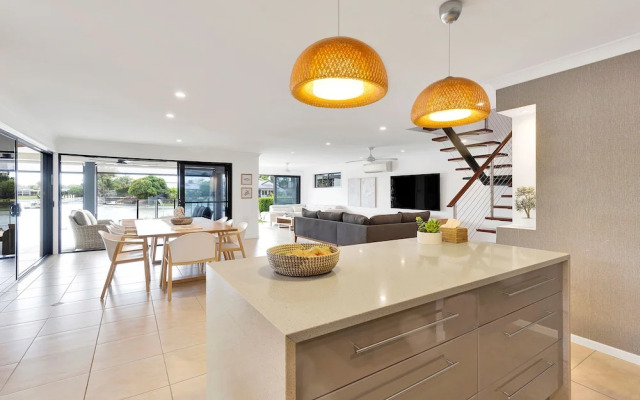 Yalla24-Luxury Resort Style Holiday Home