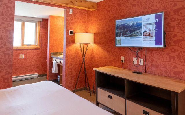 The Fox Hotel and Suites