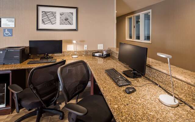 Best Western Plus Airport Inn & Suites