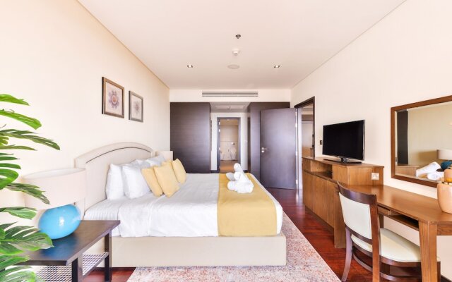 Anantara Residences - Beachfront - Private Beach and Lagoon Pool