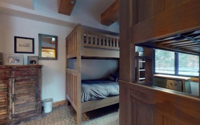 Landmark Condos 2 Bedroom in Lionshead Village