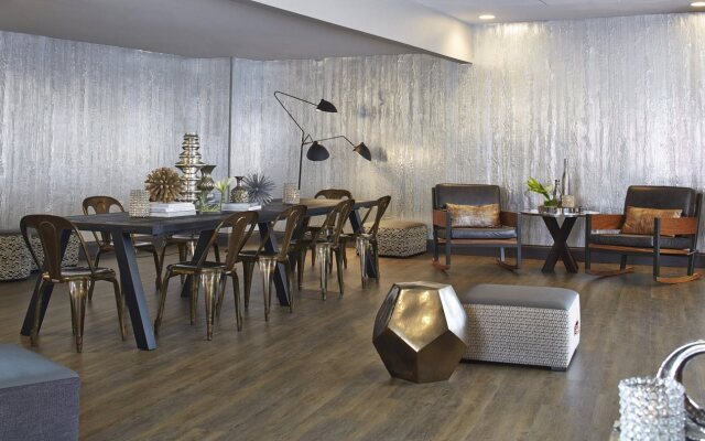 Renaissance St. Louis Airport Hotel