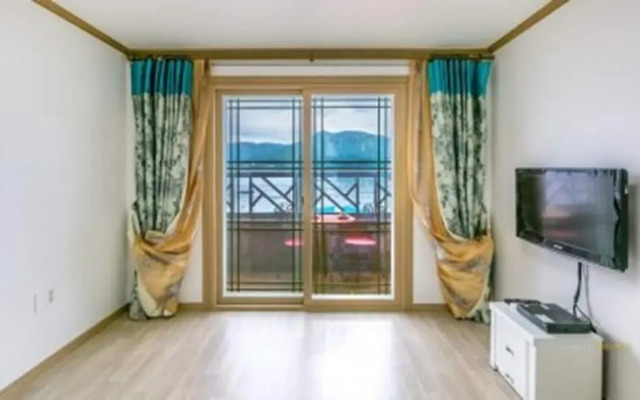 Geoje Beach Maru Pension