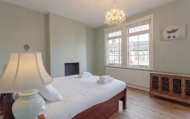 4 Bedroom Victorian House Near Notting Hill