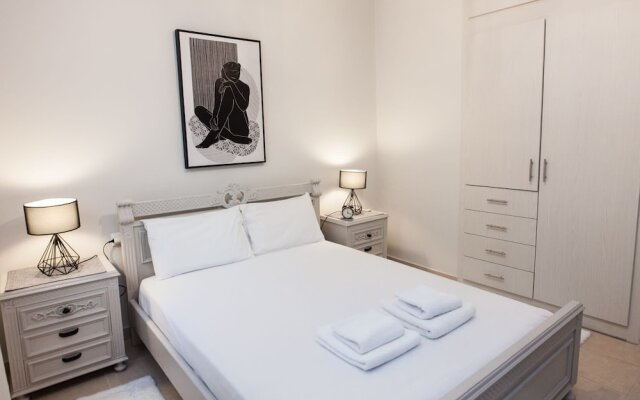 Beautiful 2 bedrooms apt at Filothei