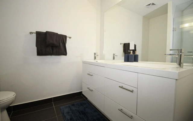 Luxury condos in Entertainment District