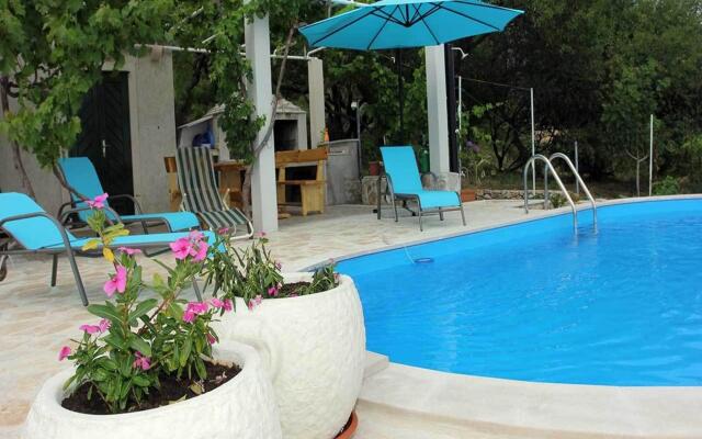 Ivo - House With Pool - H