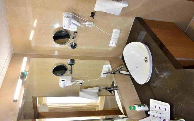 Empires Hotel Puri
