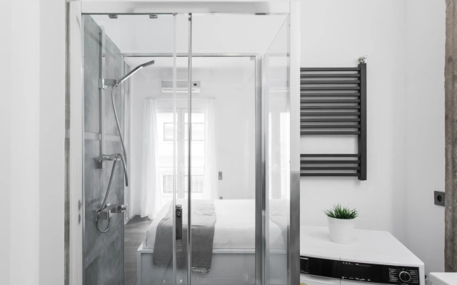 Industrial 1BR Apartment in Ampelokipoi Area by UPSTREET