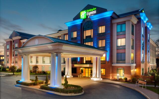 Holiday Inn Express Hotel & Suites Warwick-Providence (Arpt), an IHG Hotel