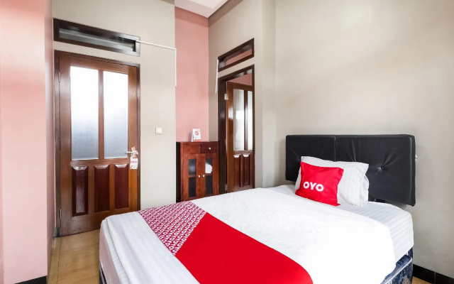 Guest House Teras Waruga Syariah by OYO Rooms