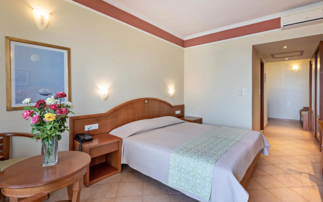 Hydramis Palace Beach Resort