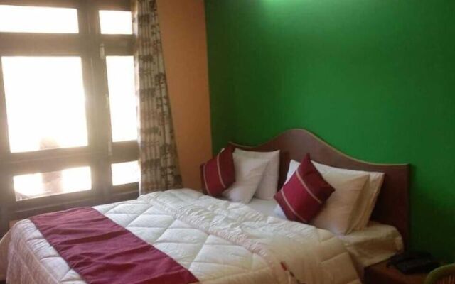 ADB Rooms Hotel Devine Point, Shimla