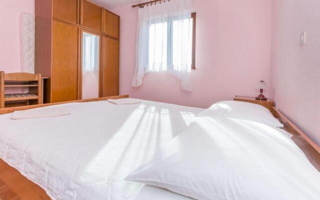 Apartments Mari-30m from the sea