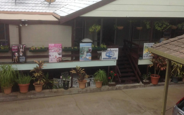 Bayshores Holiday Apartments