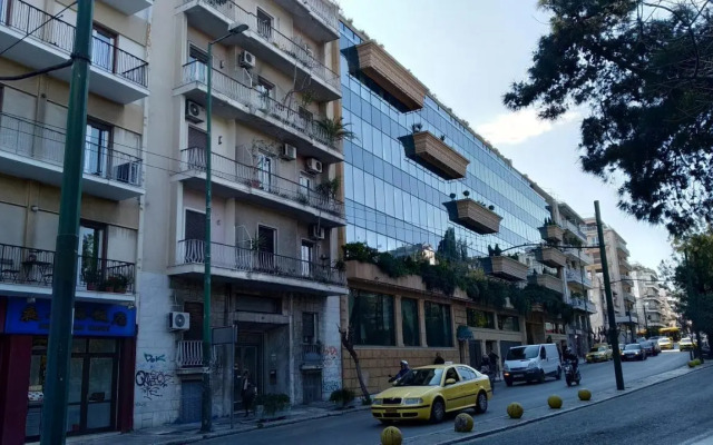 Zeus at the 3rd floor