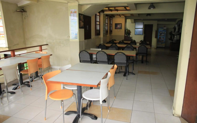 Pandu Lakeside Hotel Parapat - Toba Lake