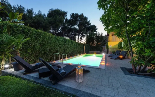 Exquisite Villa With Private Pool in Zadar