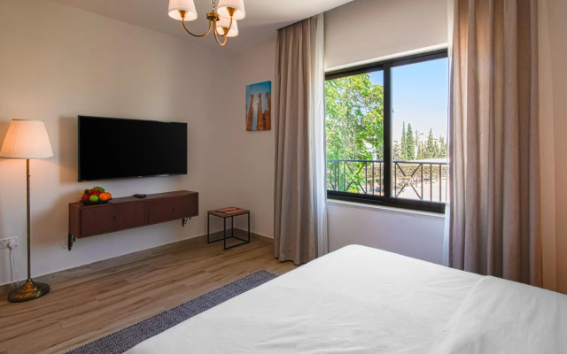 Canary Hotel
