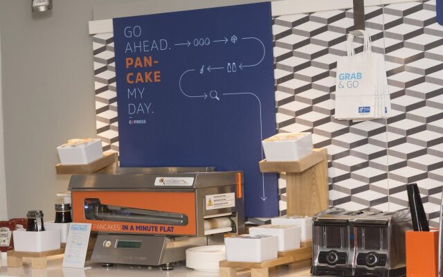 Holiday Inn Express Hotel & Suites Madison by IHG