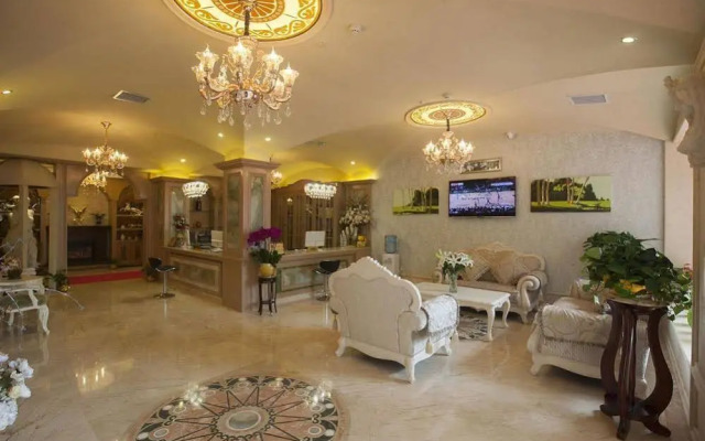 Wuhan Rome Holiday Hotel