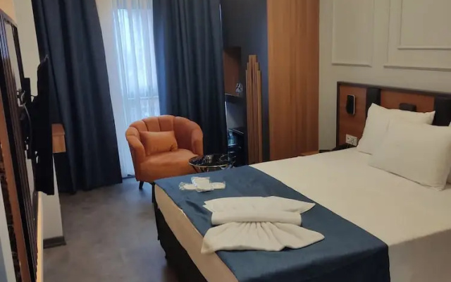 Grand Moon Hotel