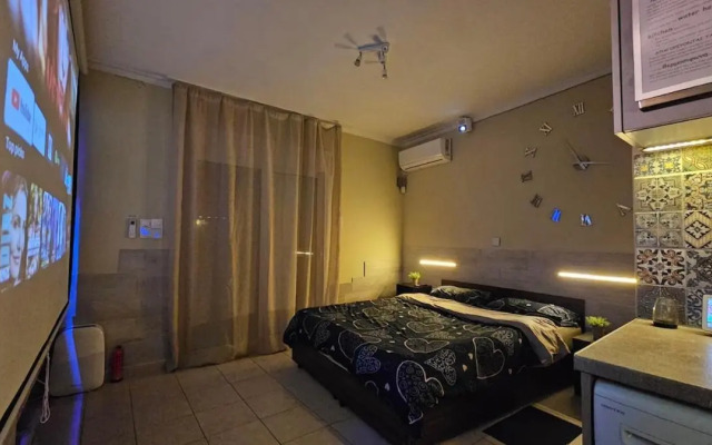 Athens Cozy Studio 30 Sq m semi basement