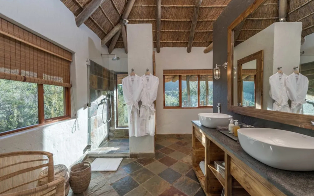 Inzolo Exclusive Game Lodge - фото 5