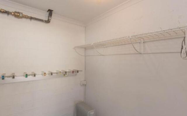 Edge 7/16 Clyde Street