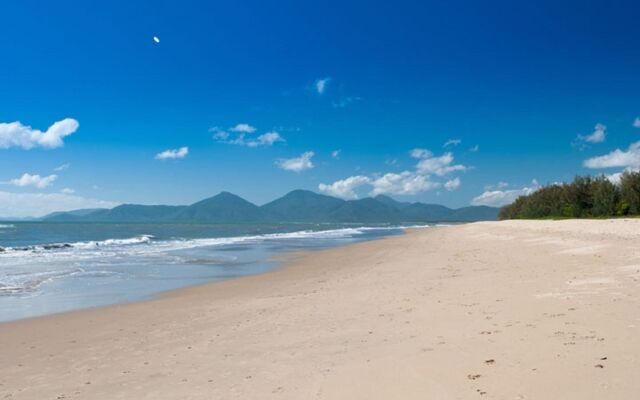 Cairns Beach Holiday Apartment