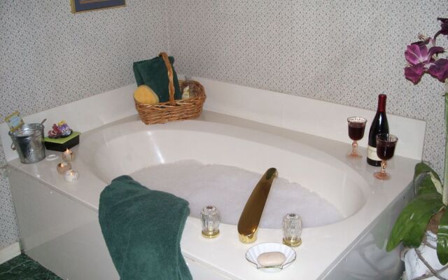 Four Winds Victorian Venue & Suites