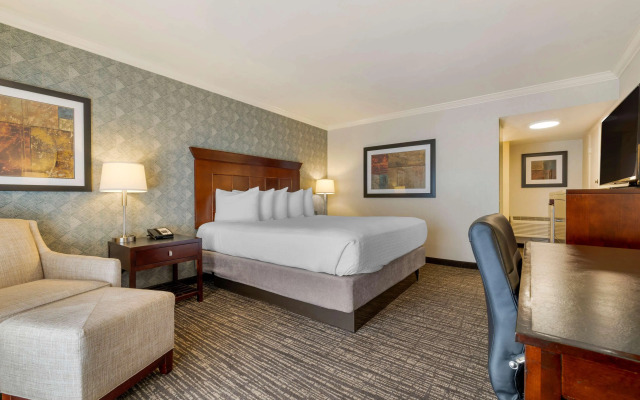 Best Western Plus Carriage Inn