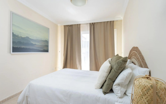 Adeje Pearl & private parking by Edén Rentals