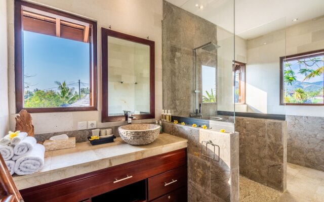 Pristine Villa Yuyu Balian